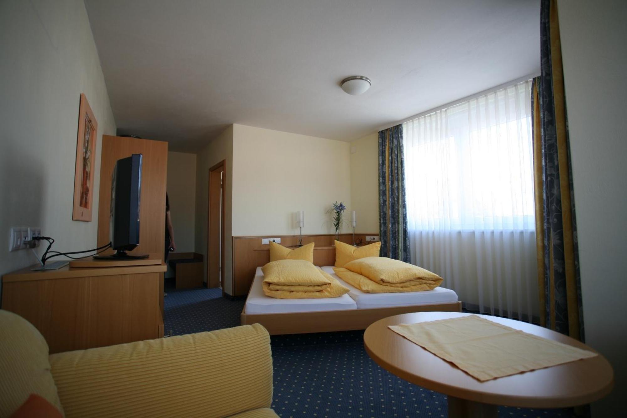 Hotel Linde Pfalz Silz  Exterior foto